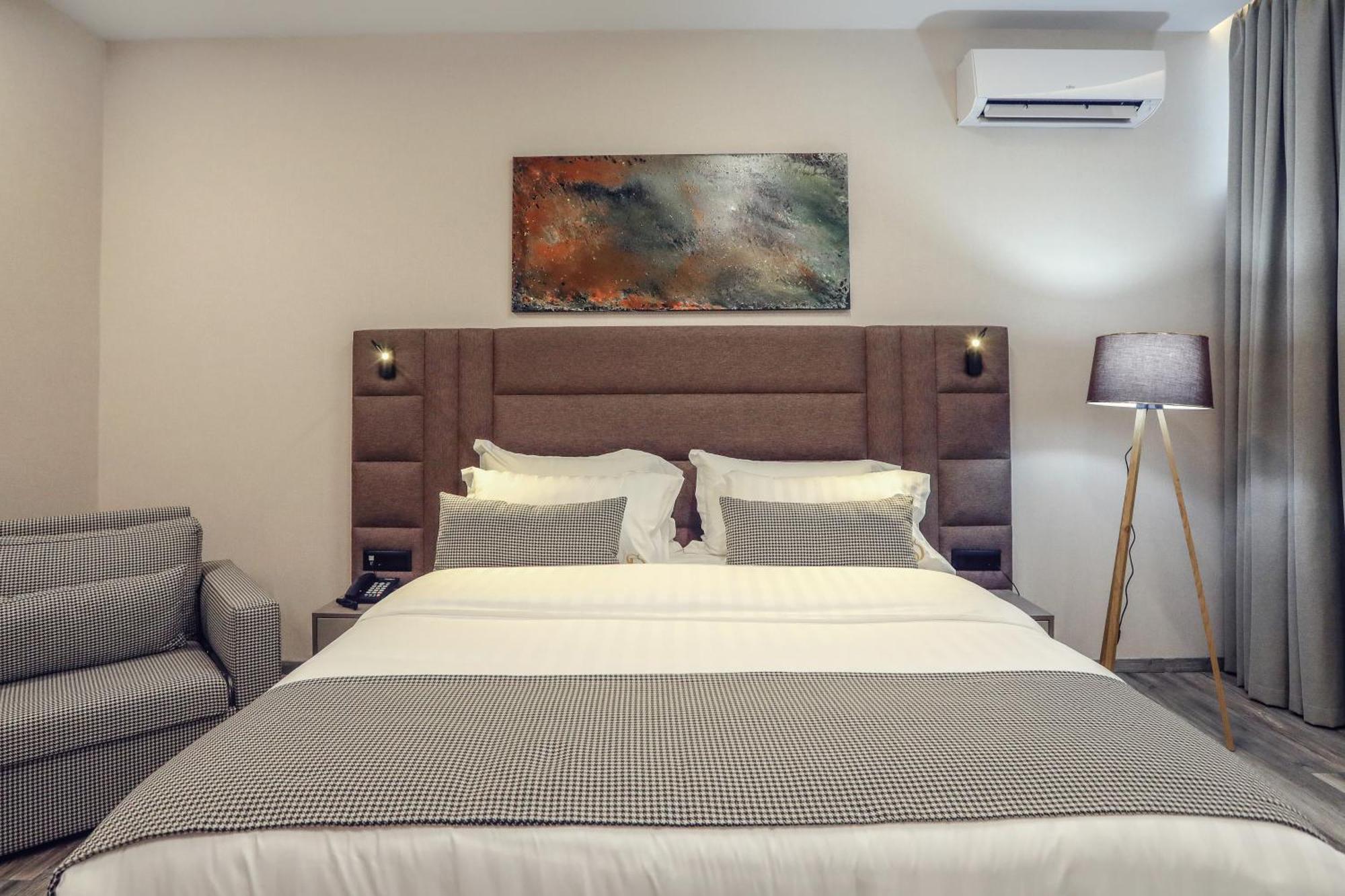 Hotel Dirista Shkoder Bagian luar foto