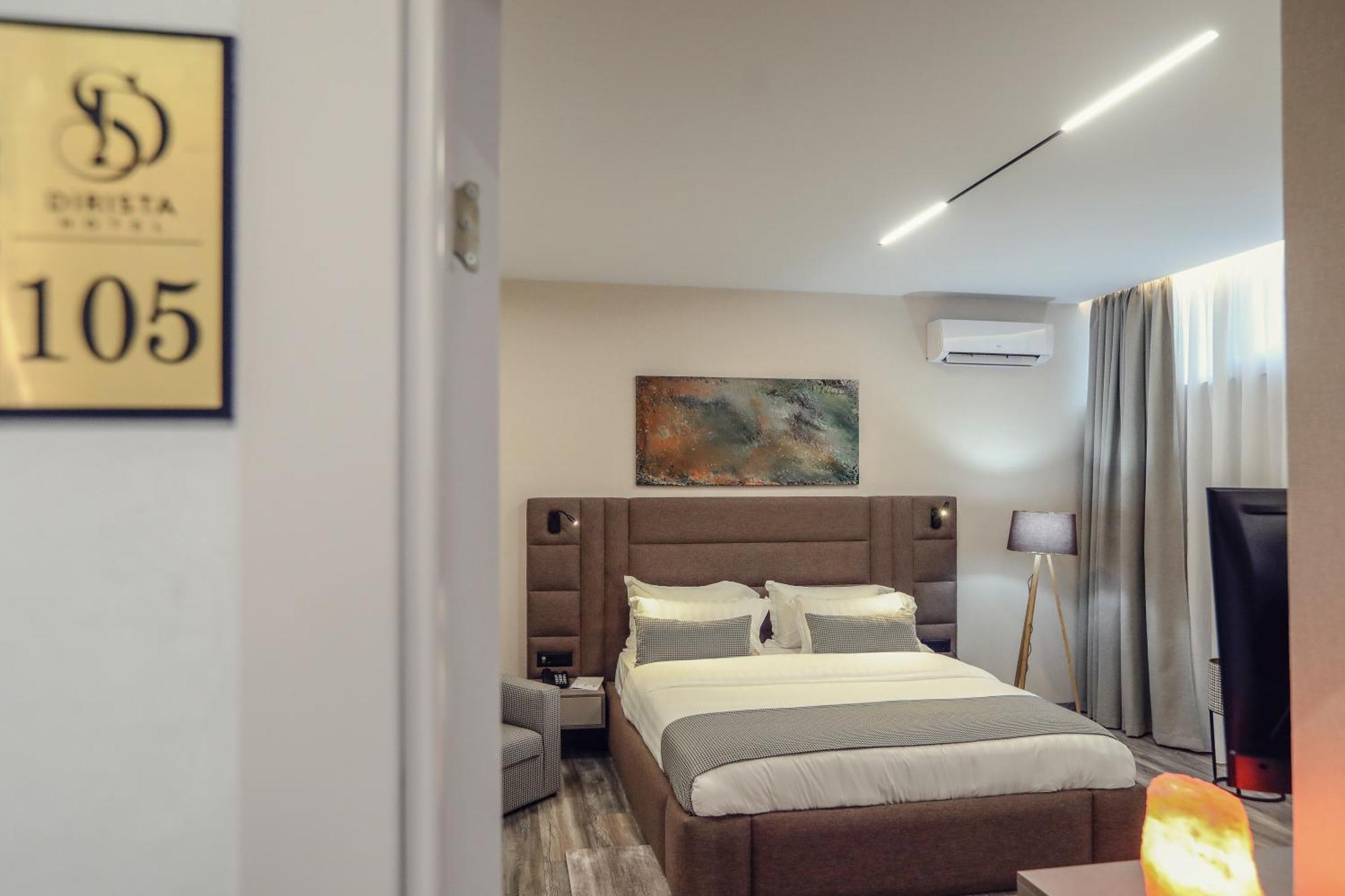 Hotel Dirista Shkoder Bagian luar foto