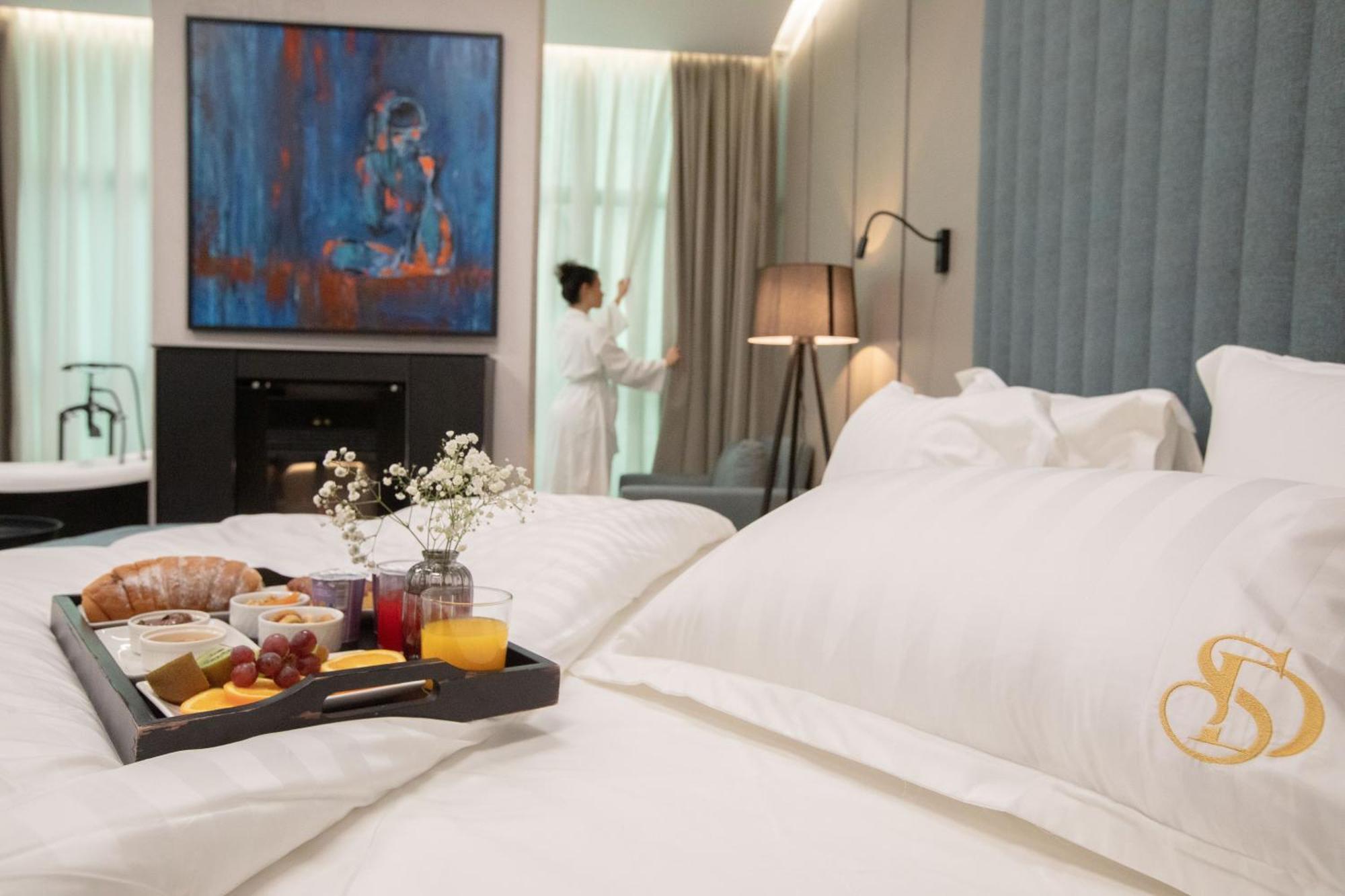 Hotel Dirista Shkoder Bagian luar foto